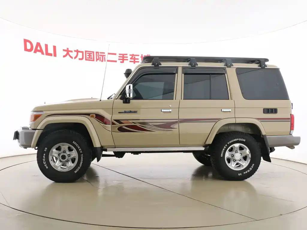 Toyota Land Cruiser — фото 11