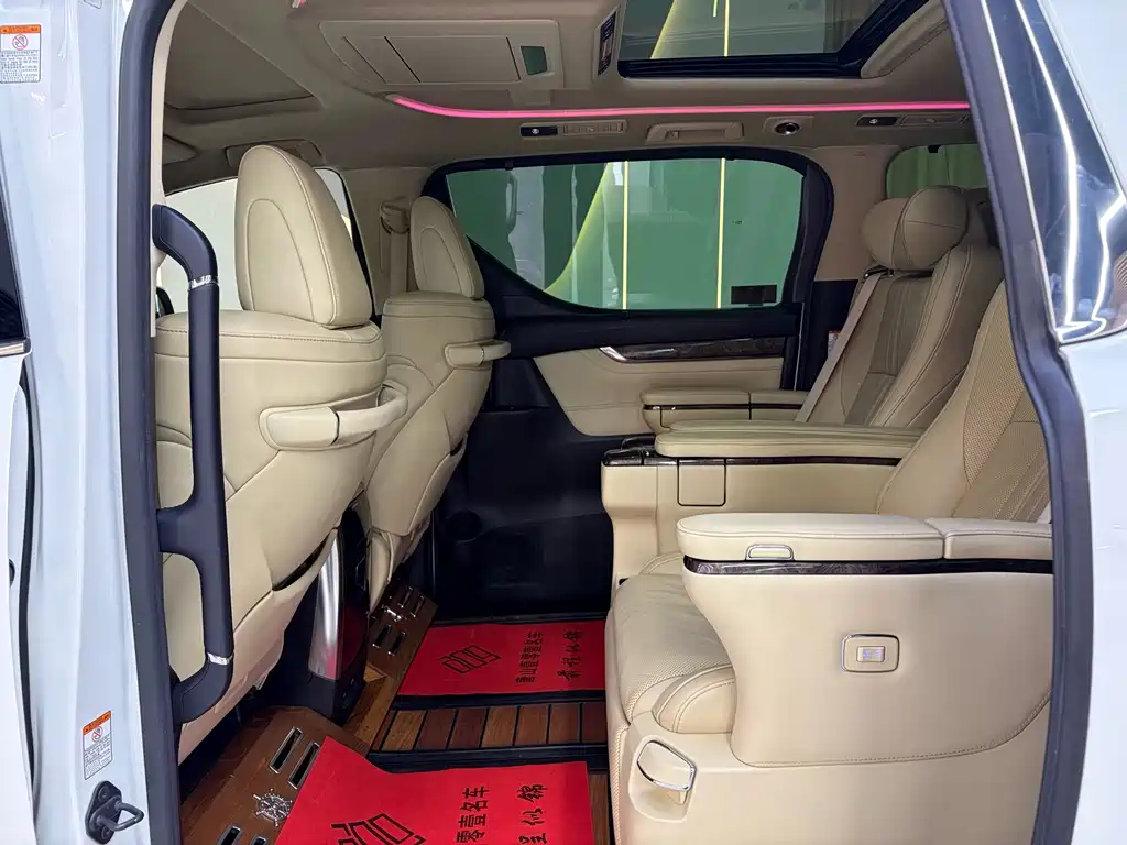 Toyota Vellfire — фото 17