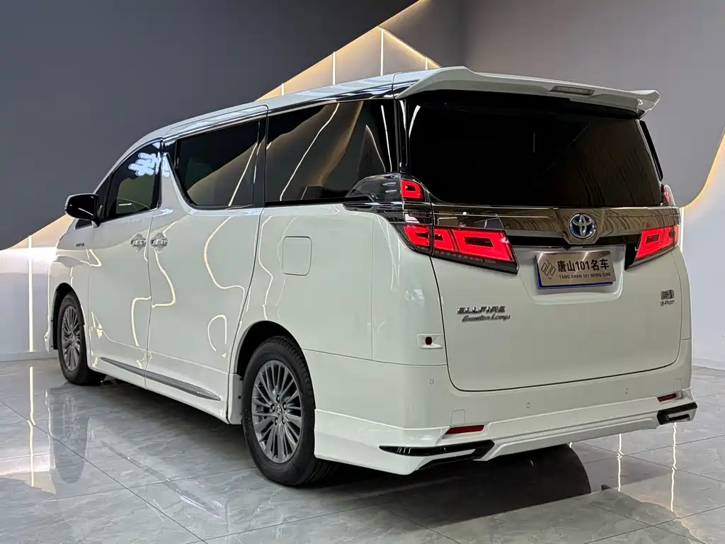 Toyota Vellfire — фото 7