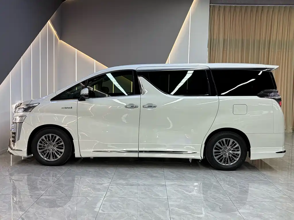 Toyota Vellfire — фото 9