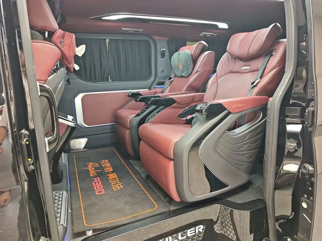 Toyota Hiace — фото 9