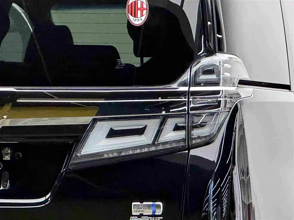 Toyota Vellfire — фото 6