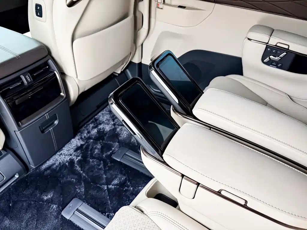 Toyota Vellfire — фото 6