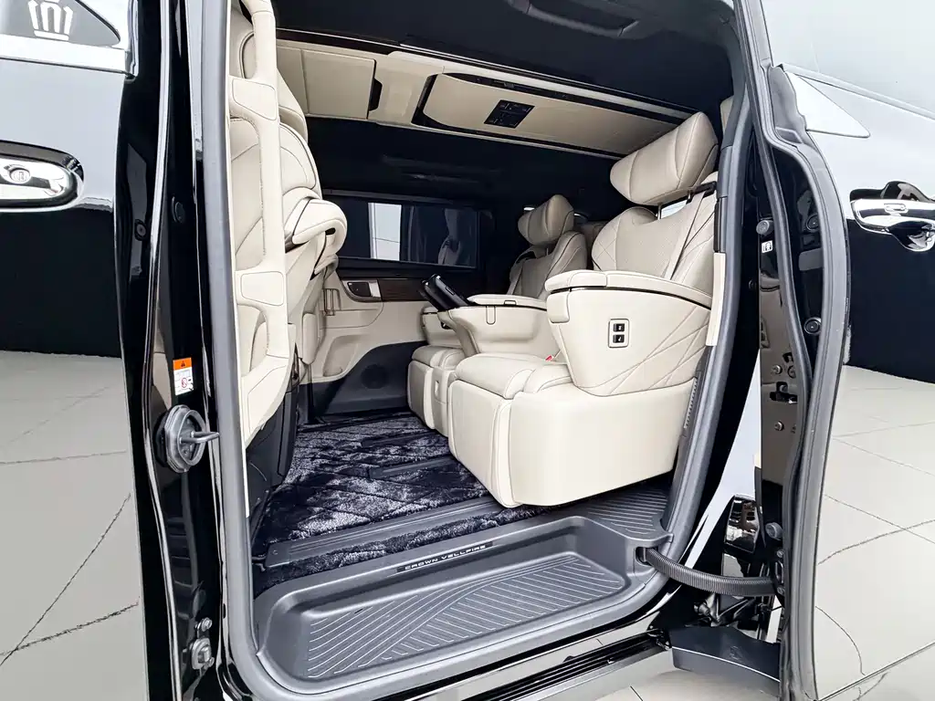 Toyota Vellfire — фото 8