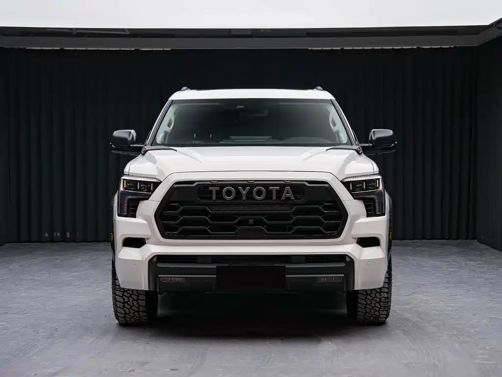 Toyota Sequoia — фото 2