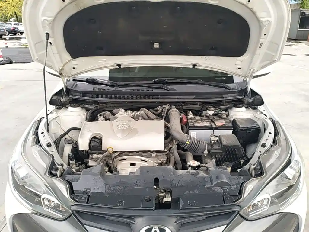 Toyota Yaris L — фото 20