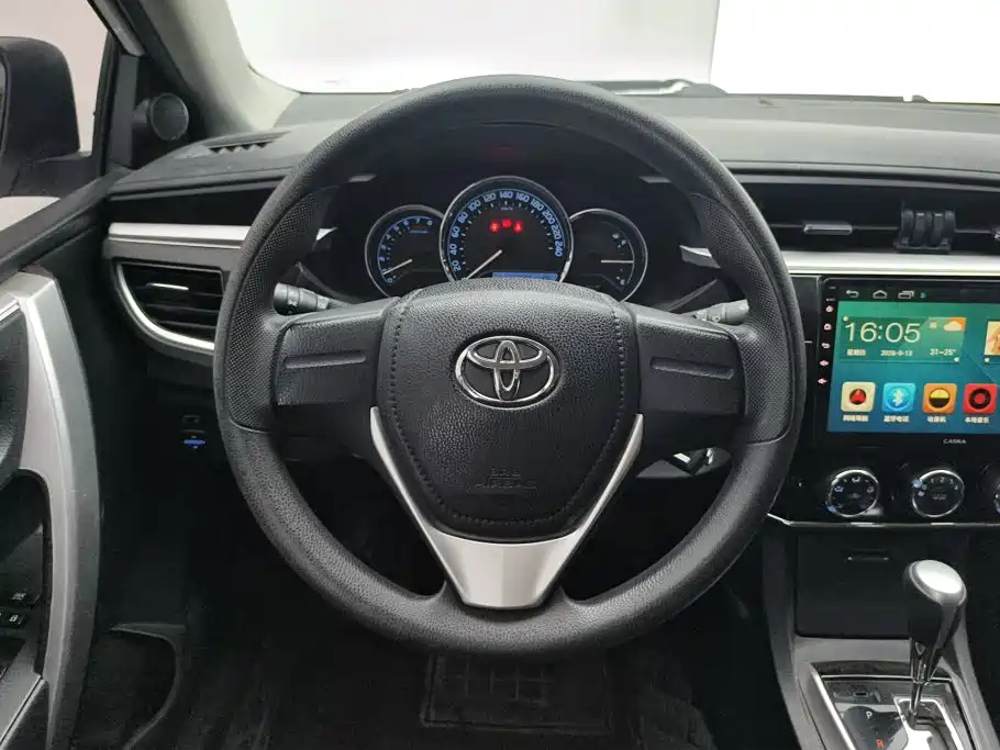 Toyota Corolla — фото 15