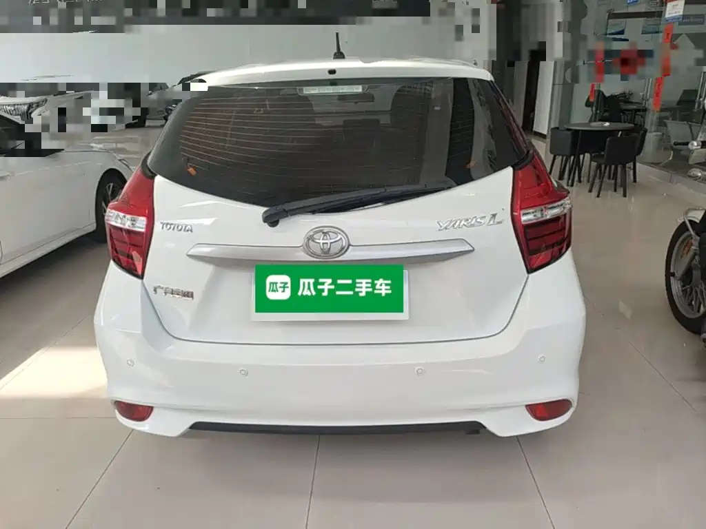 Toyota Yaris L — фото 6