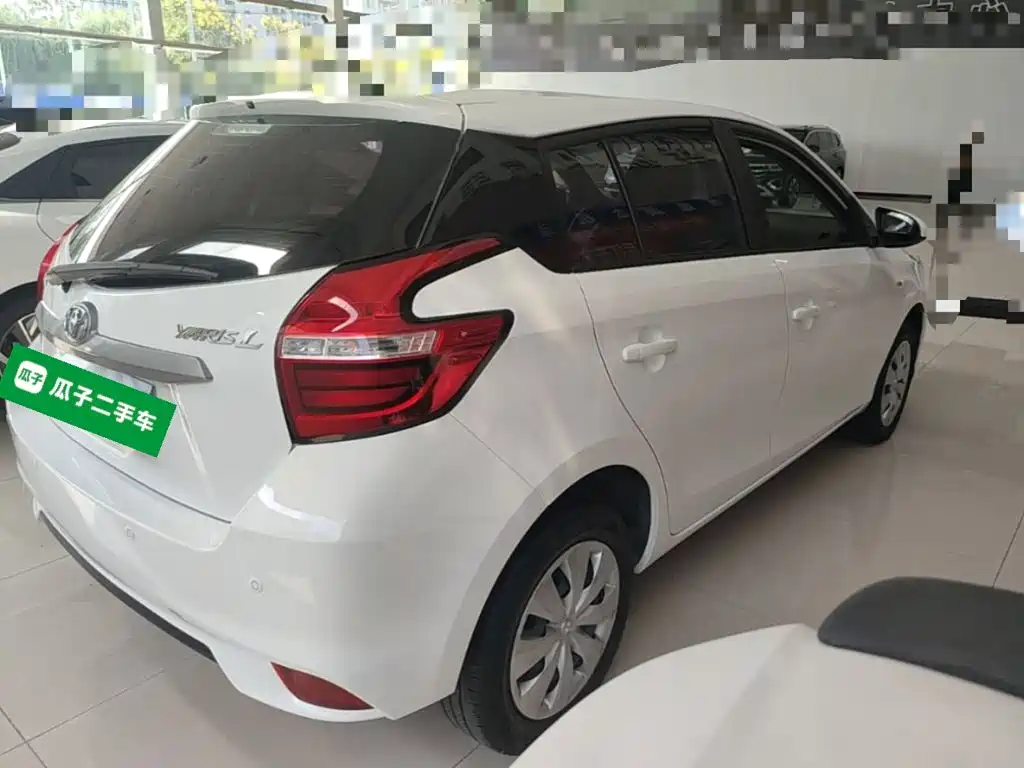 Toyota Yaris L — фото 7