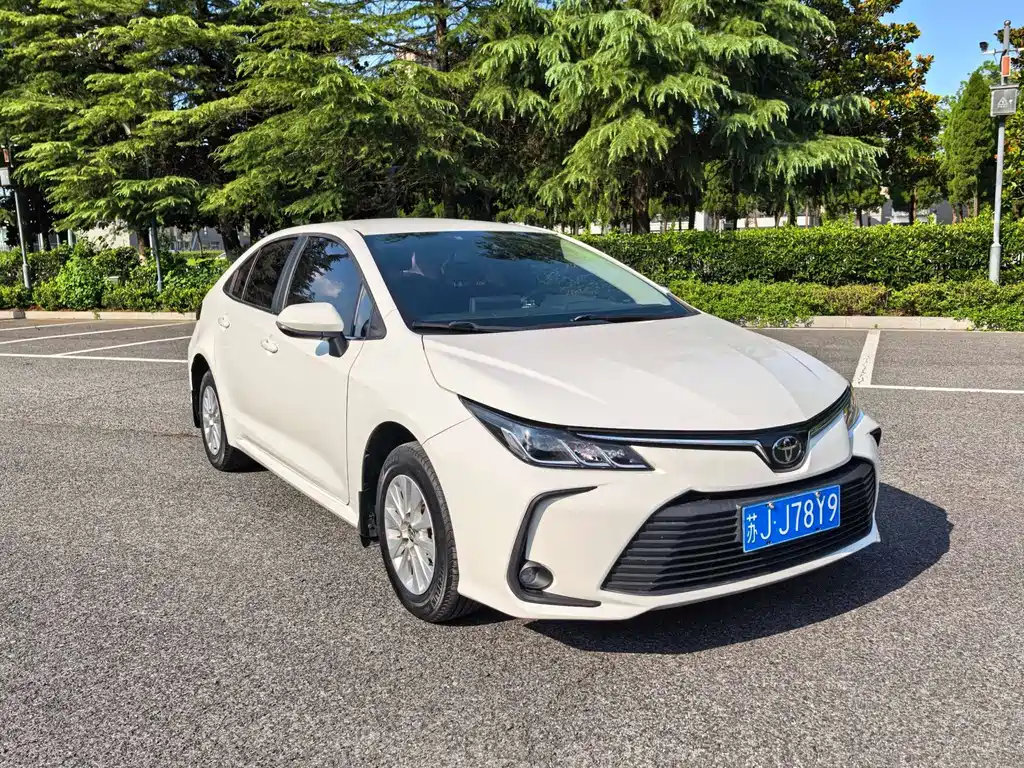 Toyota Corolla — фото 2