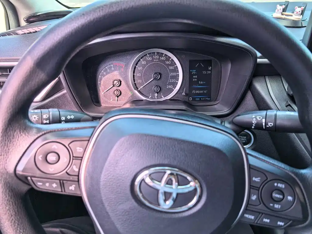 Toyota Corolla — фото 14