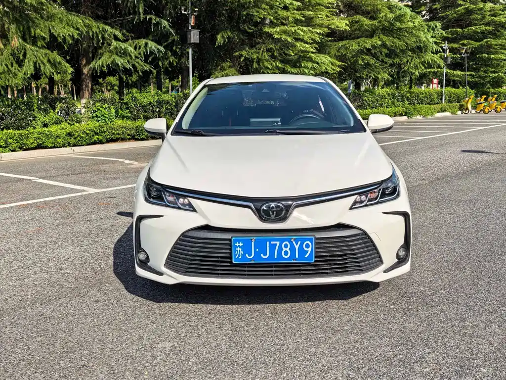 Toyota Corolla — фото 5