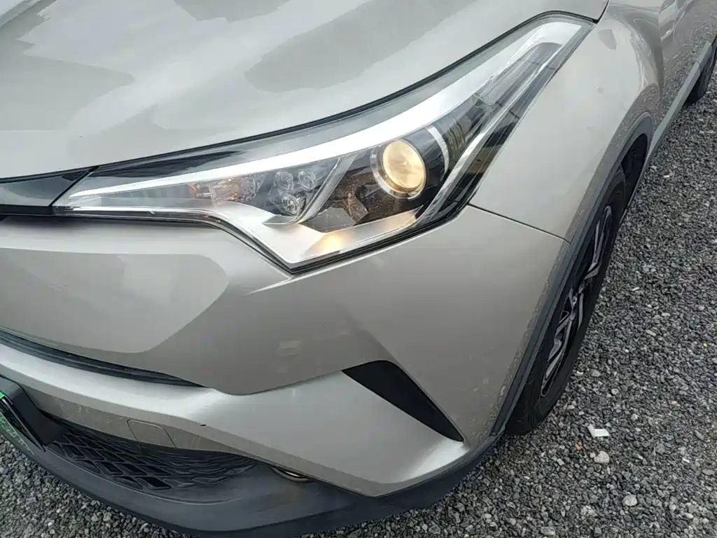 Toyota C-HR — фото 24