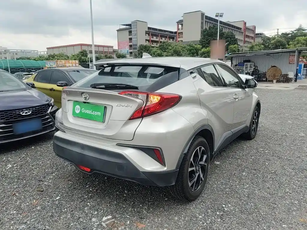 Toyota C-HR — фото 7