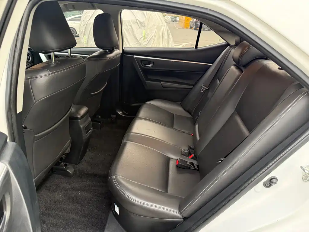Toyota Corolla Hybrid — фото 8