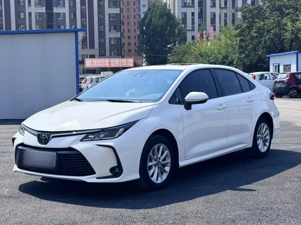 Toyota Corolla — фото 4