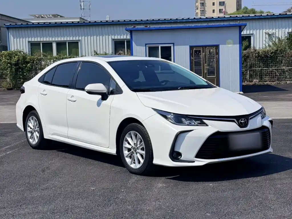 Toyota Corolla — фото 6