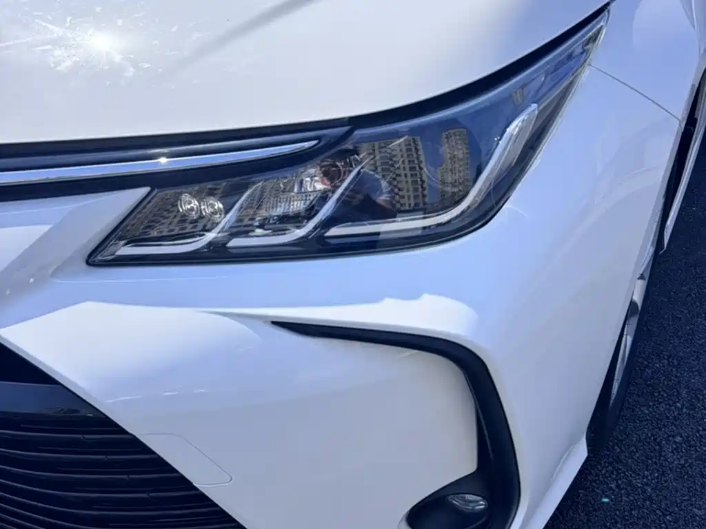 Toyota Corolla — фото 9