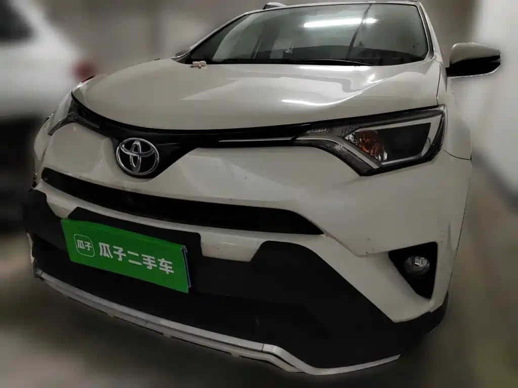 Toyota RAV4 — фото 2