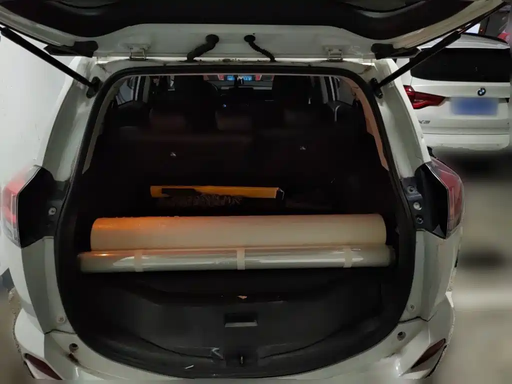 Toyota RAV4 — фото 10