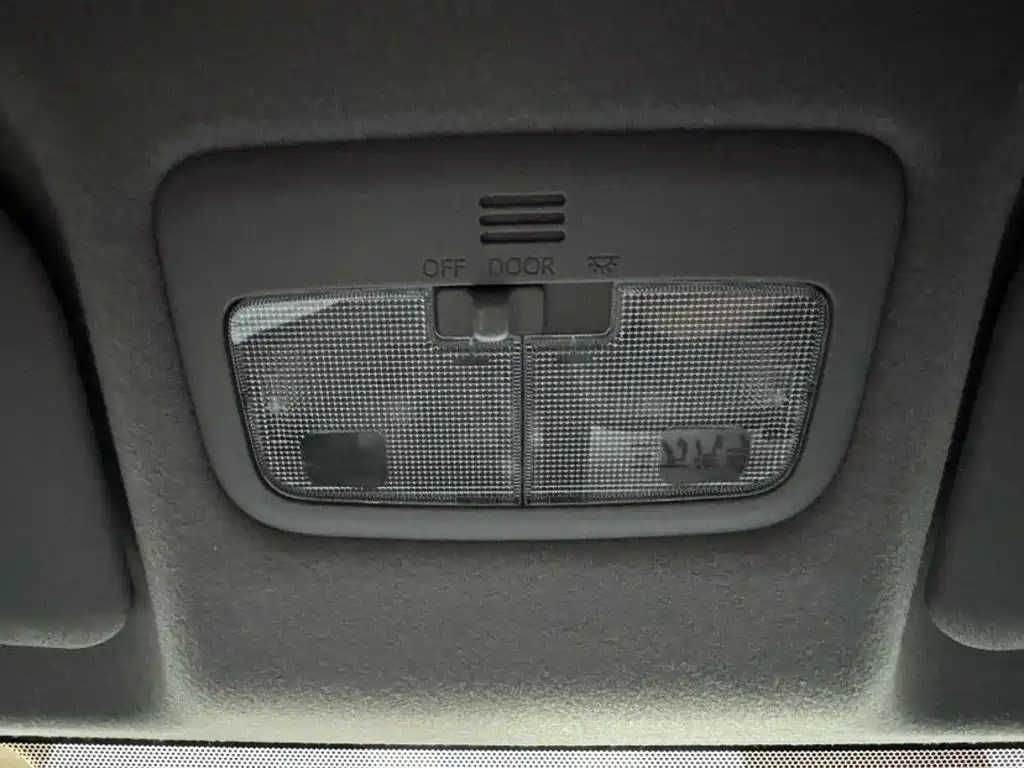 Toyota Yaris L — фото 15