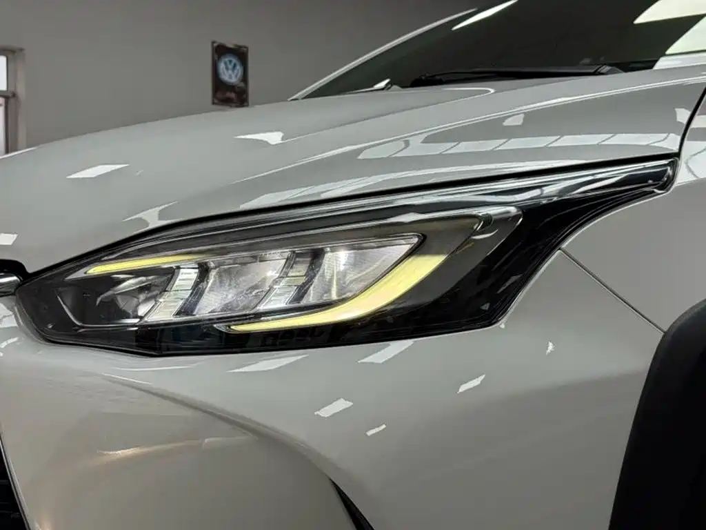 Toyota Yaris L — фото 21