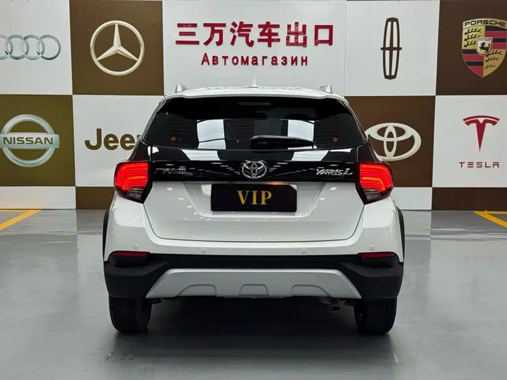 Toyota Yaris L — фото 5