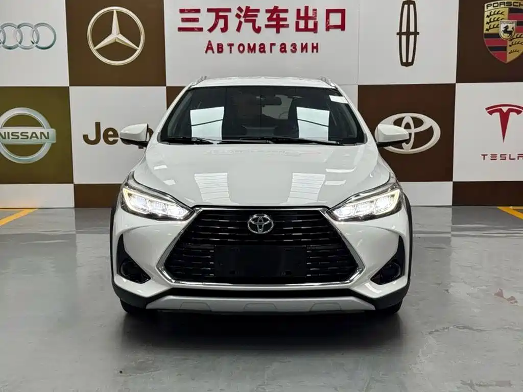 Toyota Yaris L — фото 2