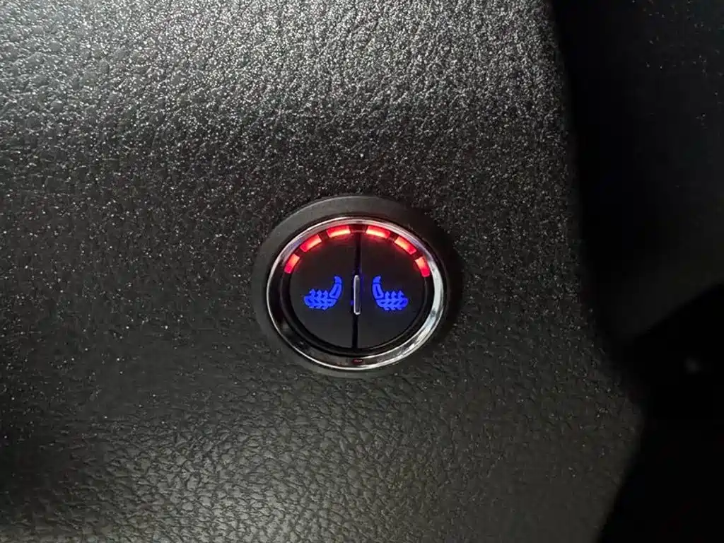Toyota Yaris L — фото 15