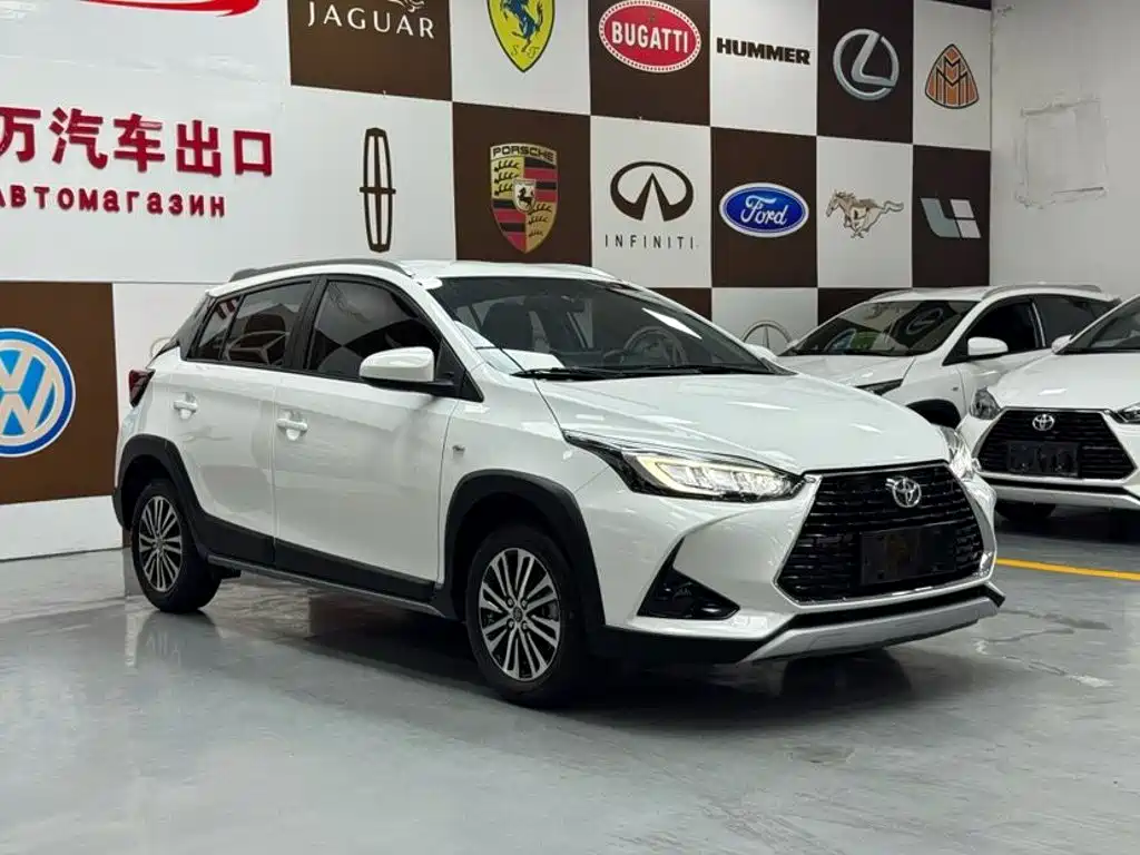 Toyota Yaris L — фото 3