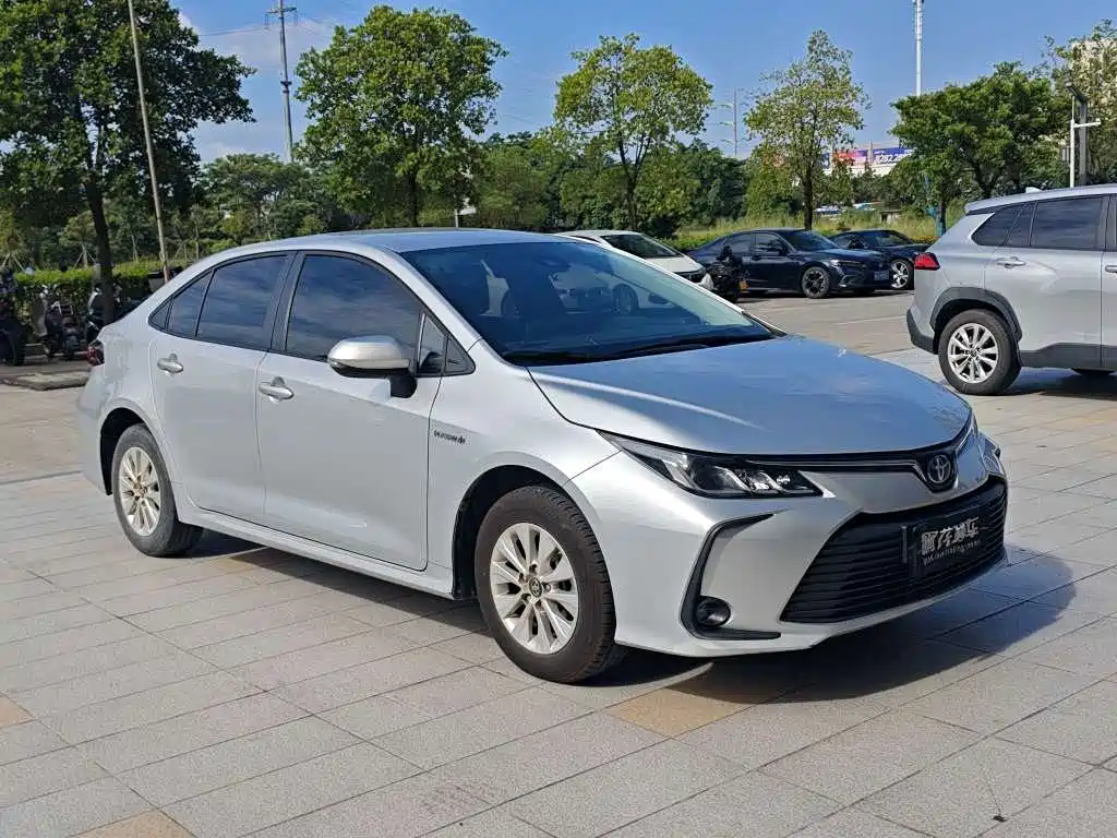Toyota Corolla — фото 3