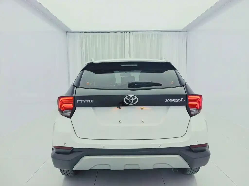 Toyota Yaris L — фото 6