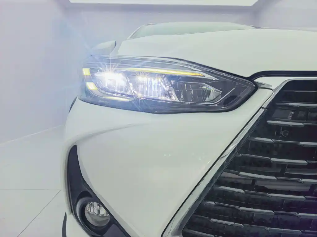 Toyota Yaris L — фото 7
