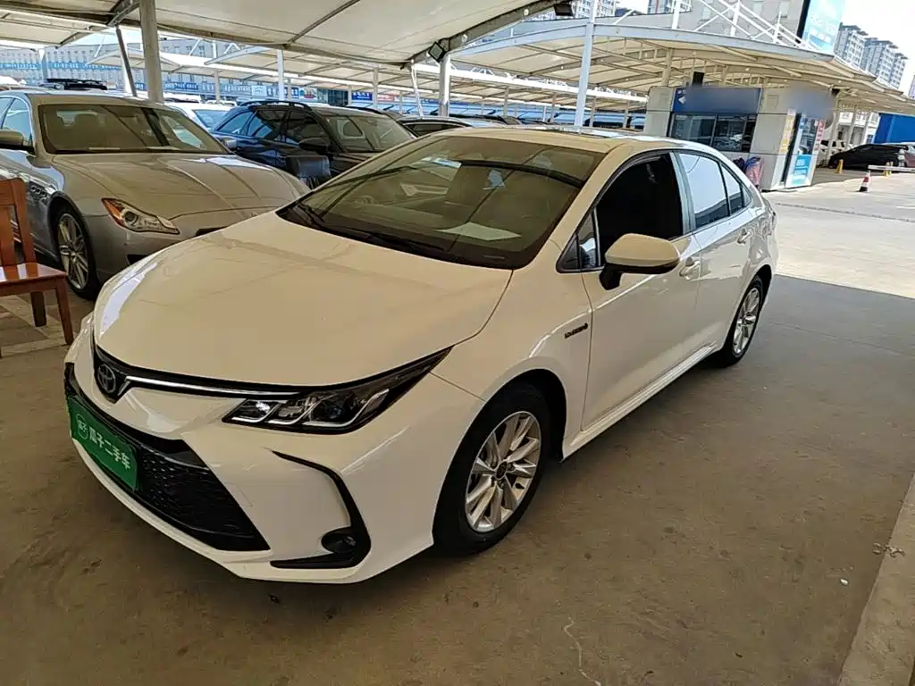 Toyota Corolla — фото 2