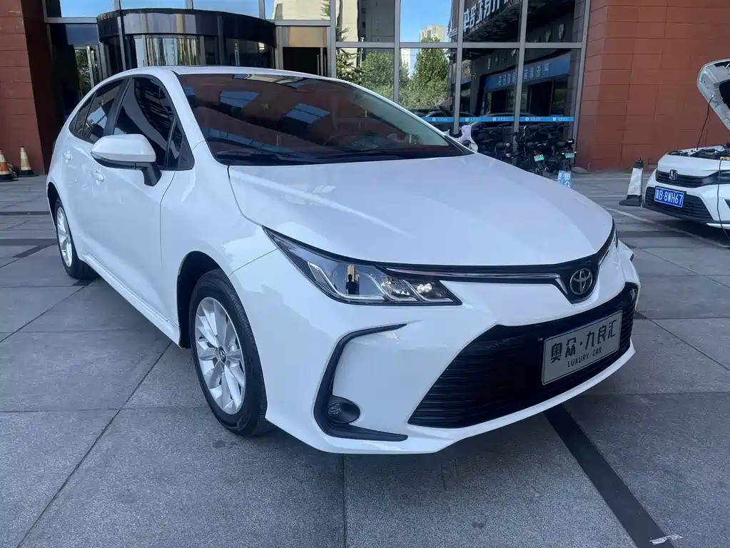 Toyota Corolla — фото 3