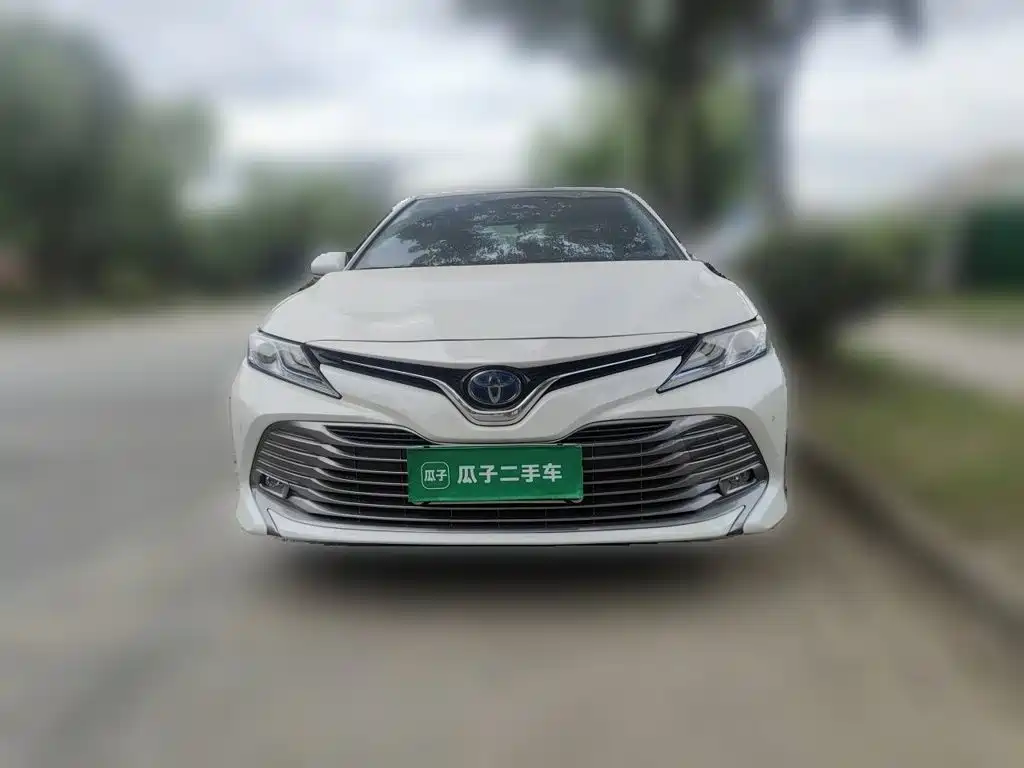 Toyota Camry — фото 24