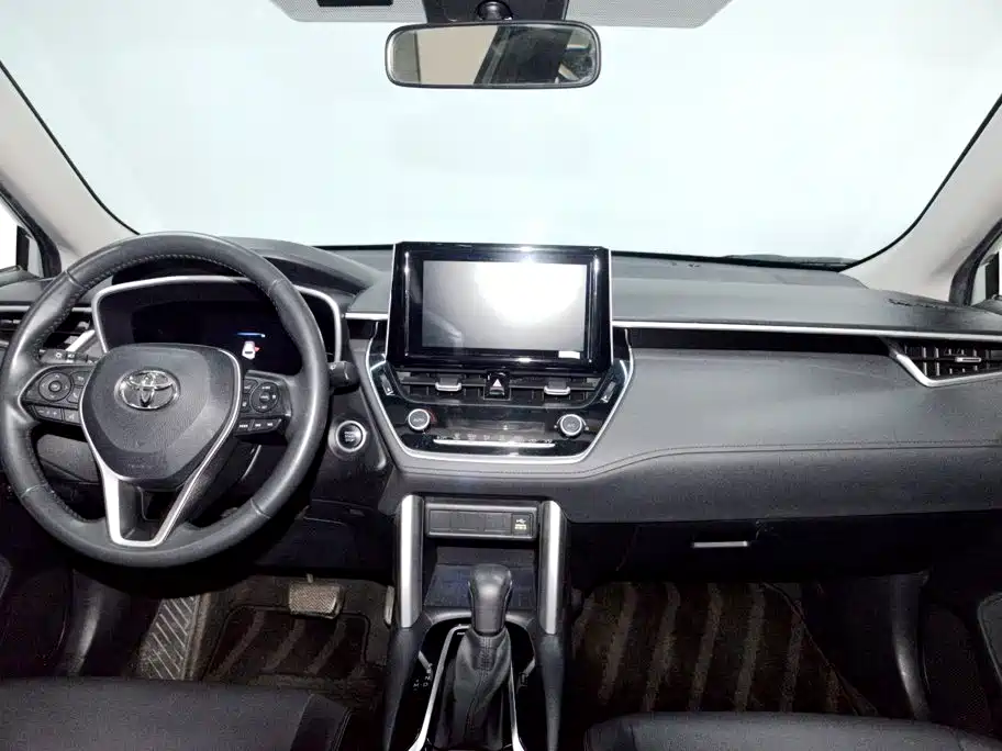 Toyota Corolla Cross — фото 11