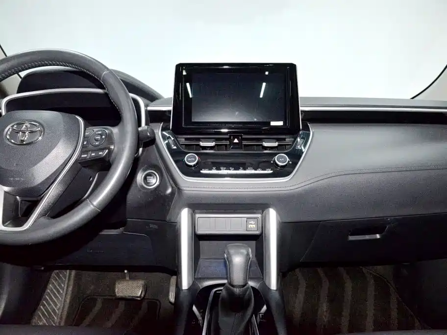 Toyota Corolla Cross — фото 13