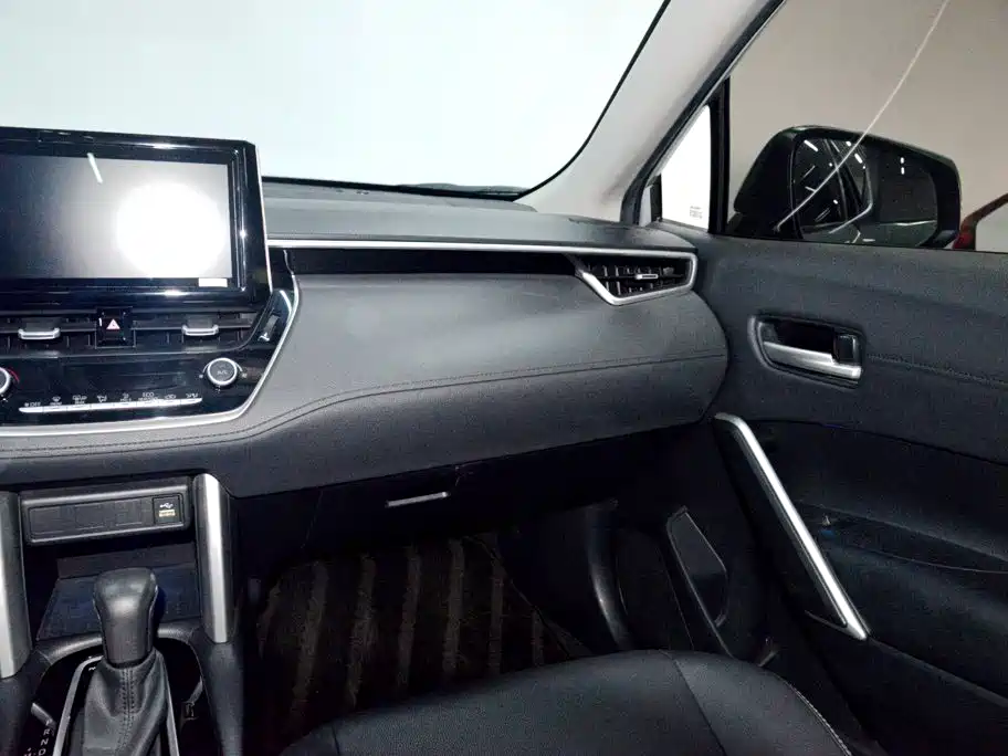 Toyota Corolla Cross — фото 14