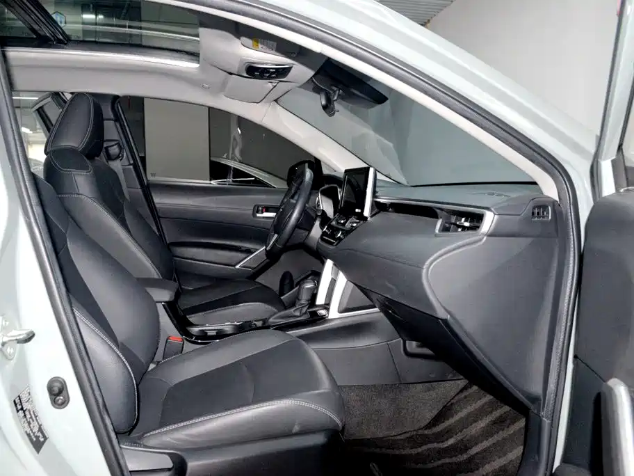 Toyota Corolla Cross — фото 18