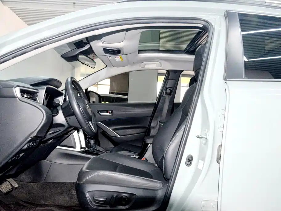 Toyota Corolla Cross — фото 10