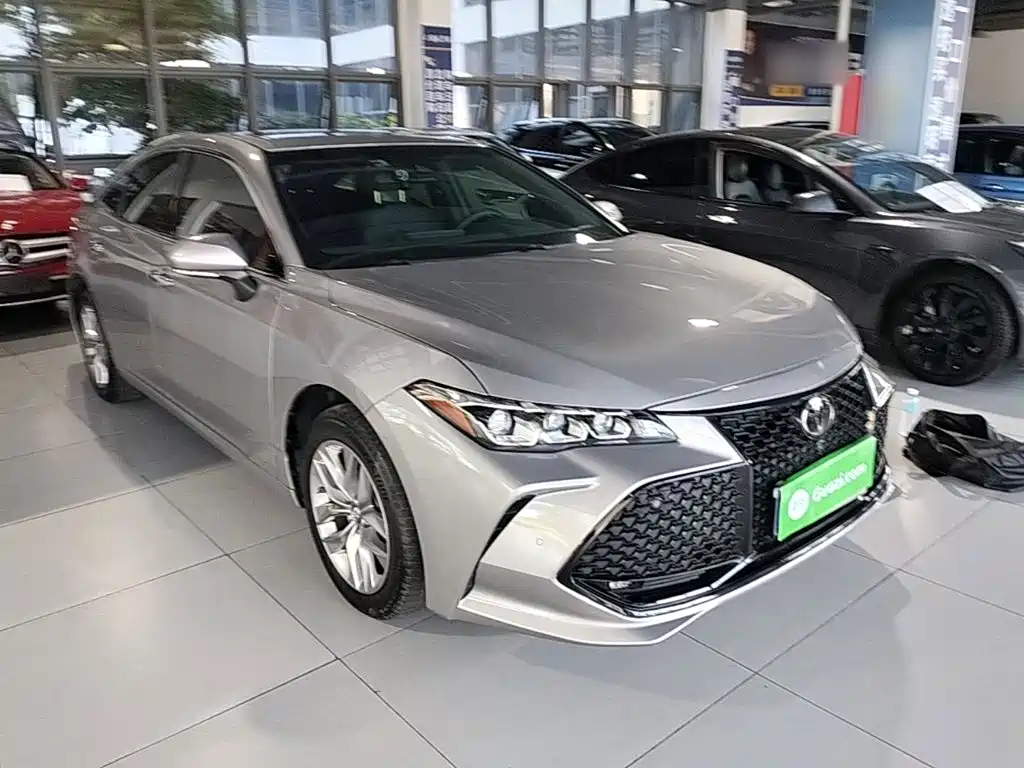 Toyota Avalon — фото 4