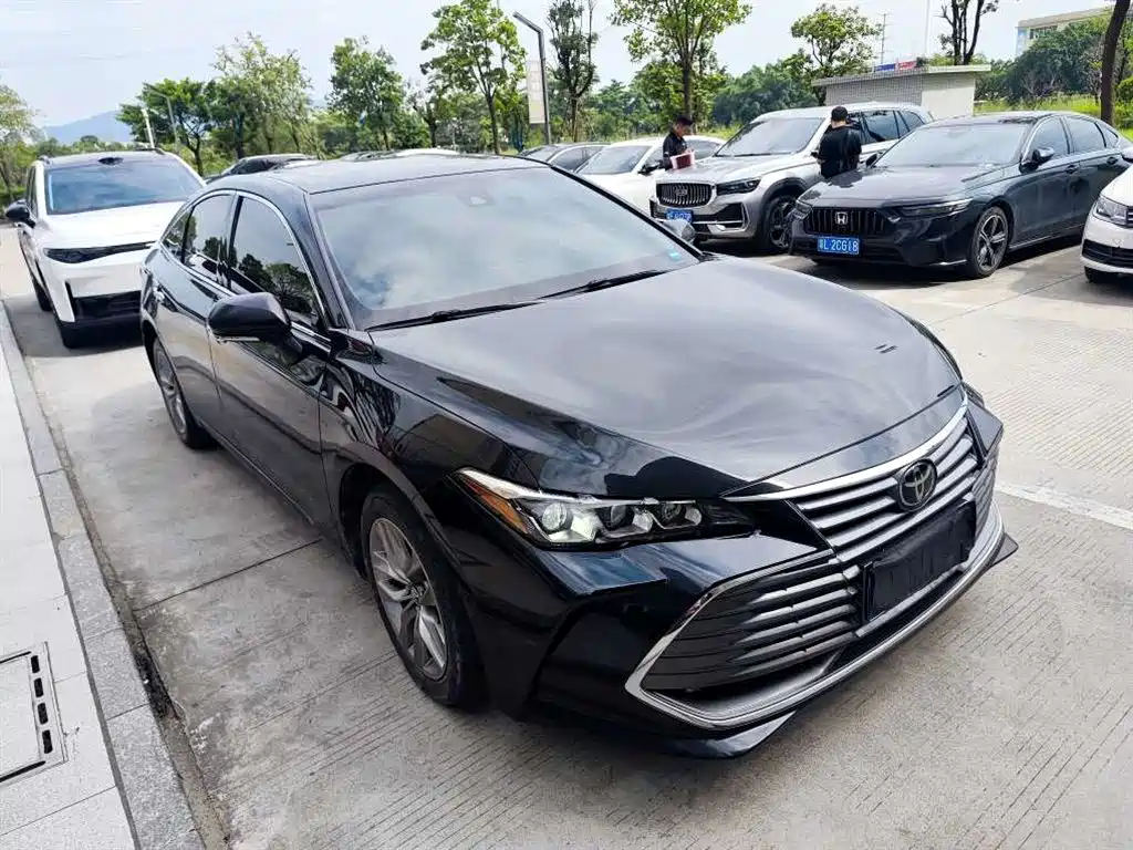 Toyota Avalon — фото 4