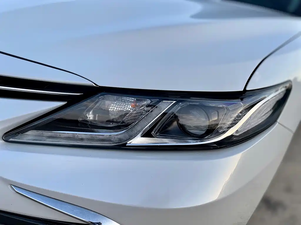 Toyota Camry — фото 7