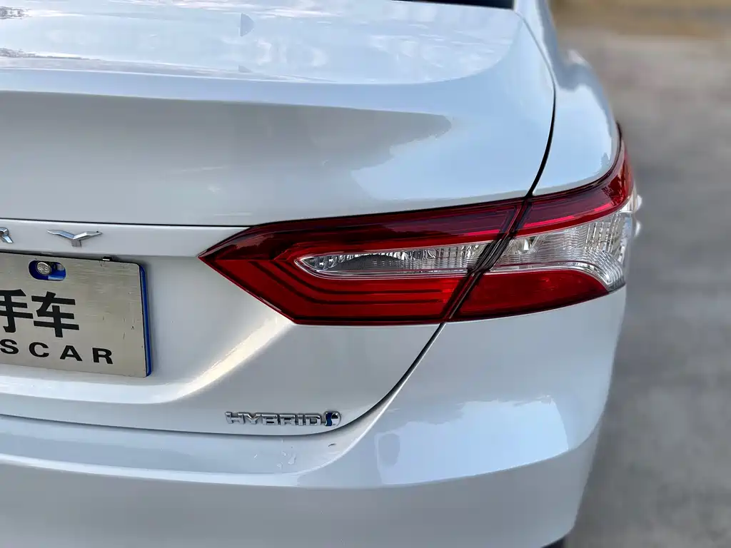 Toyota Camry — фото 10