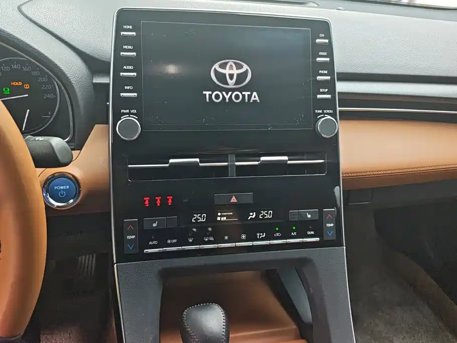 Toyota Avalon — фото 13