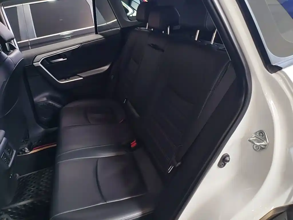Toyota Wildlander — фото 17