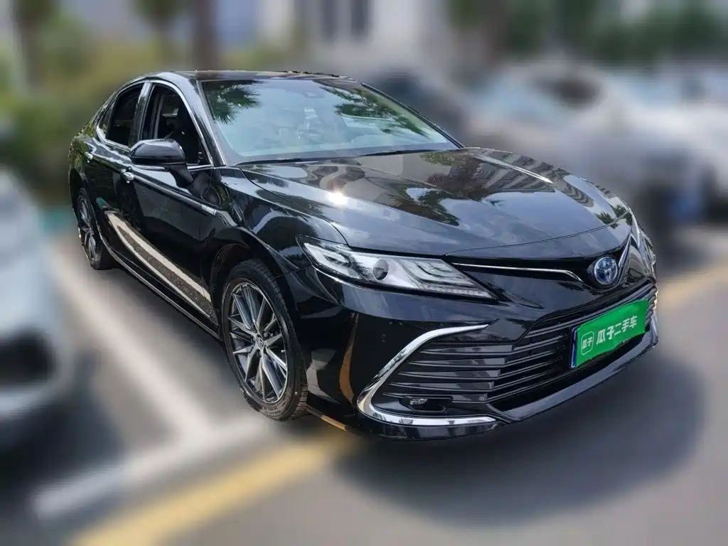 Toyota Camry — фото 3