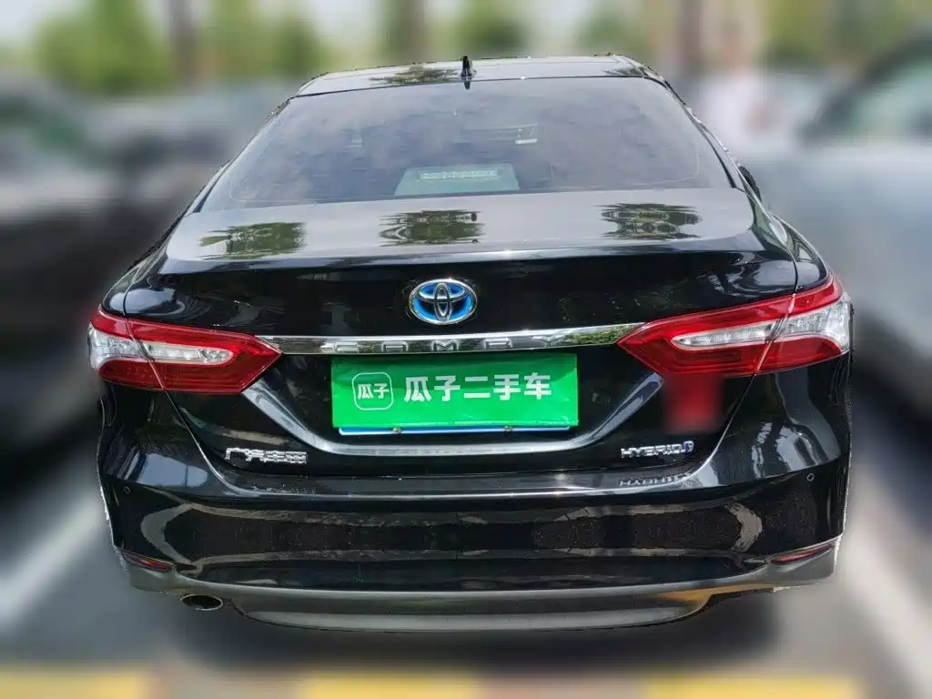 Toyota Camry — фото 5