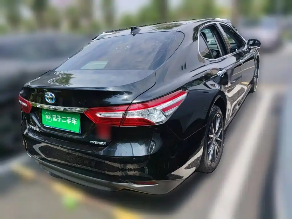 Toyota Camry — фото 6